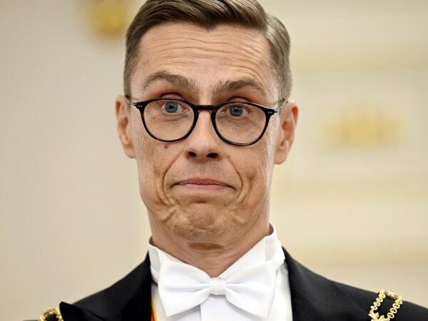 Trampı saunaya dəvət etdi