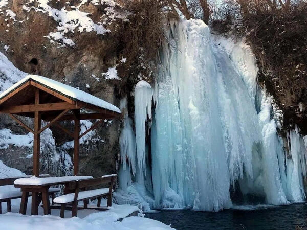 Azərbaycanda bu şəlalə dondu - <span class="color_red">FOTO</span>