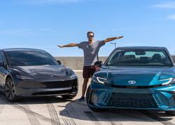 Elektrikli avtomobil bazarında gizli strategiya: "Toyota" yoxsa "Tesla" ?