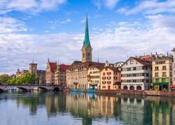 Bu Avropa ölkəsinin nə paytaxtı, nə də rəsmi dili var, amma saat kimi işləyir