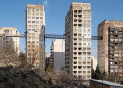 Dünyada bənzəri yoxdur: Binaları bir-birinə niyə körpü ilə bağlayıblar?