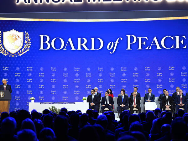 İlham Əliyev Davosda “Sülh Şurasının Nizamnaməsi” sənədinin imzalanma mərasimində iştirak edir - FOTO