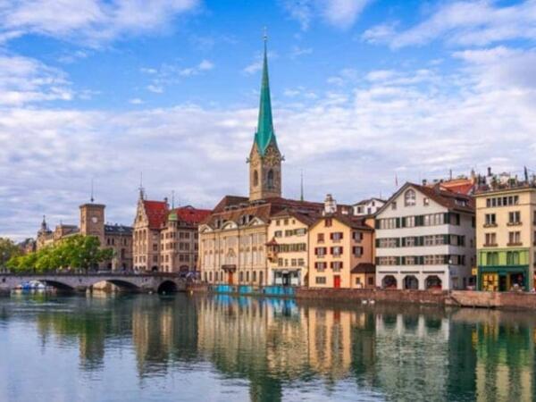 Bu Avropa ölkəsinin nə paytaxtı, nə də rəsmi dili var, amma saat kimi işləyir