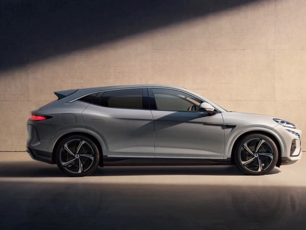 BYD-sini evdə saxlayır, altına xalça da SƏRİB - <span class="color_red">VİDEO</span>