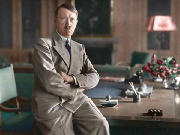 Hitlerin çəkdiyi rəsmlər hərracda satıldı - Qiymət açıqlandı