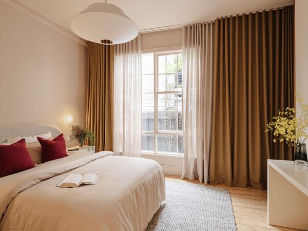 Dizaynerlər xəbərdarlıq edir: Bu 6 pərdə stilindən uzaq durun