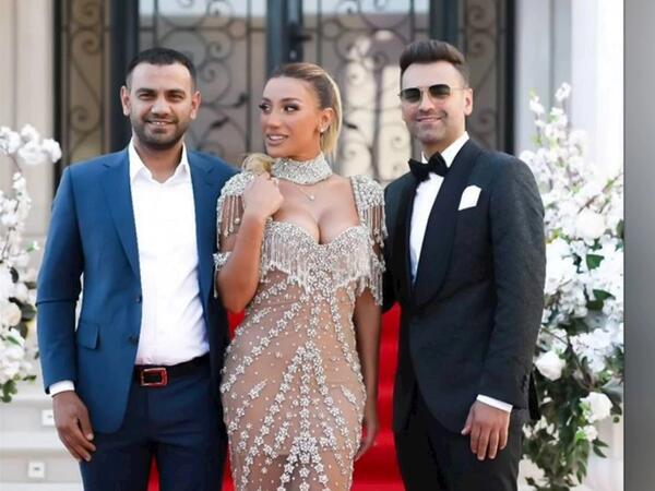 Röya Ayxanın əkiz qardaşları nə işlə məşğuldur?