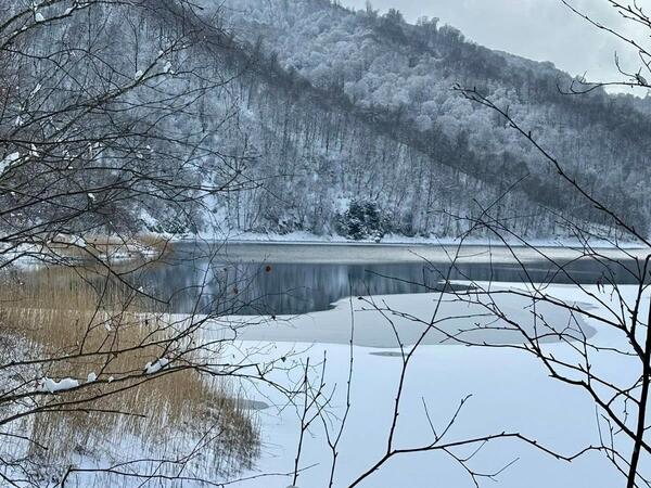 Göygöl ağ örpəyə bürünüb - <span class="color_red">FOTO</span>