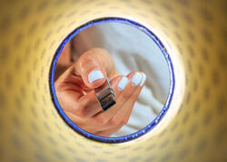 Şəhər divarlarındakı sirli USB-lər: Divara basdırılmış yaddaş qurğuları nə gizlədir?