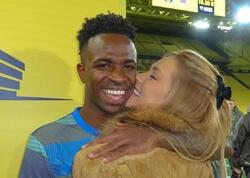 Sevgilisindən Vinisiusa maraqlı JEST - <span class="color_red">FOTOları</span>