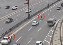 Heydər Əliyev prospektində hərəkətdə olan yük avtomobilinin təkərləri çıxdı - <span class="color_red">VİDEO</span>