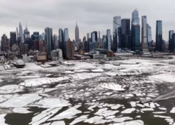 Nyu-Yorkda dondurucu şaxta: Hudzon çayı dondu - <span class="color_red">FOTO</span>