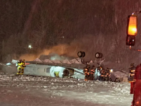 ABŞ-də təyyarə qəzaya uğradı - Göyərtəsində 8 nəfər olub