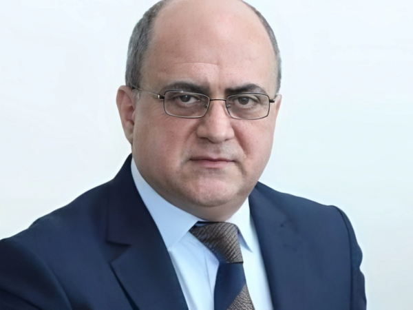 Vəli Əkbər işdən çıxarıldı