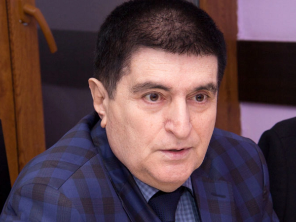 Baloğlan Əşrəfovun nəvəsi ilk dəfə EFİRDƏ: məşhur müğənni göz yaşı tökdü - <span class="color_red">VİDEO</span>