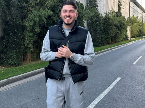 Daha bir məşhurun mahnıları SİLİNDİ