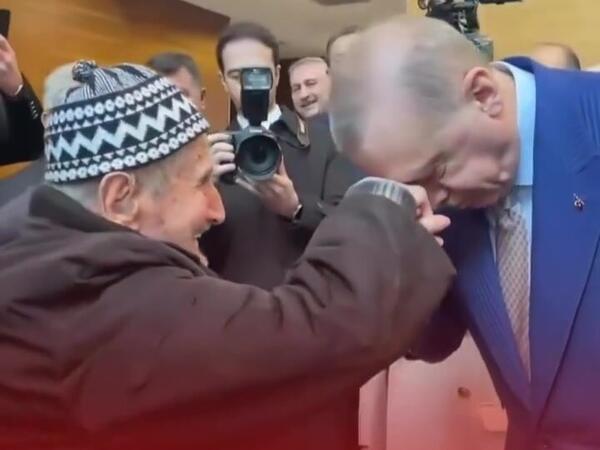 Ərdoğan 100 yaşlı sakinin əlindən öpdü - <span class="color_red">VİDEO</span>