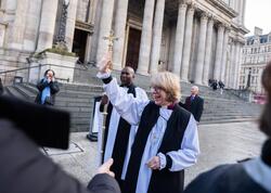 Kilsə tarixində ilk qadın lider oldu - <span class="color_red">FOTO</span>