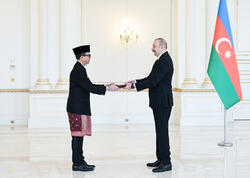 İlham Əliyev İndoneziyanın Azərbaycanda yeni təyin olunmuş səfirinin etimadnaməsini qəbul edib - FOTO