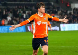 Özbəkistanın ən yaxşı futbolçusu seçildi