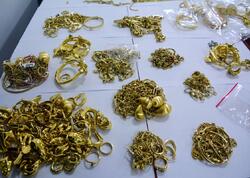 Vəzifəli şəxs 18 kq qızılla tutuldu - Evindən silah çıxdı