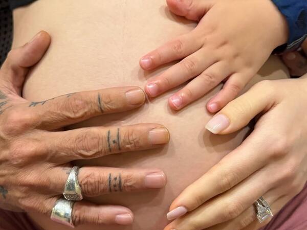 57 yaşında 8-ci övladı olacaq - <span class="color_red">FOTO</span>