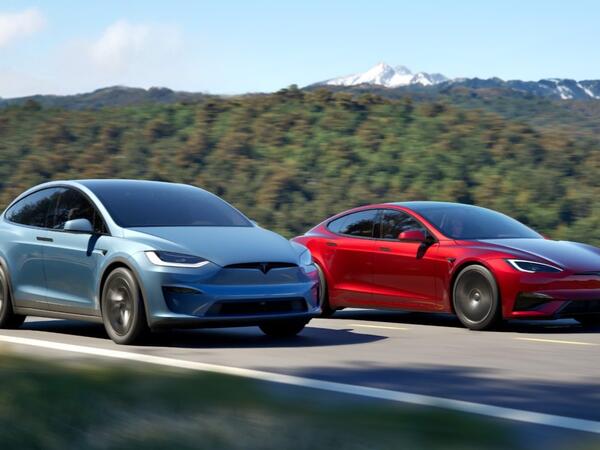 "Tesla" iki modelin istehsalını dayandıracaq