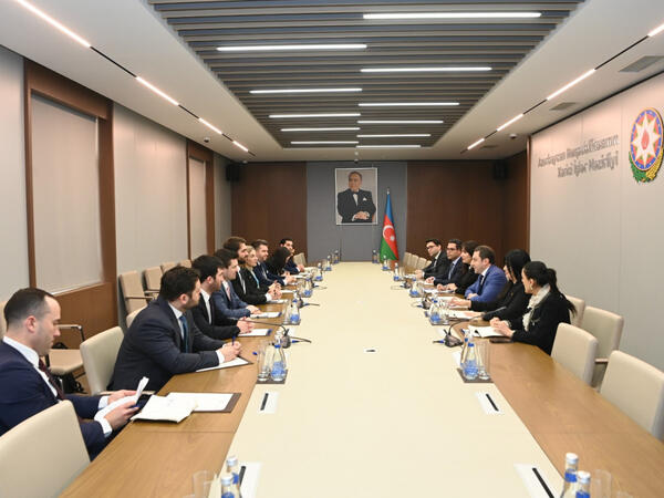 XİN rəhbərinin müavini ABŞ Konqresinin nümayəndələri ilə 907-ci düzəlişin ləğvini müzakirə edib