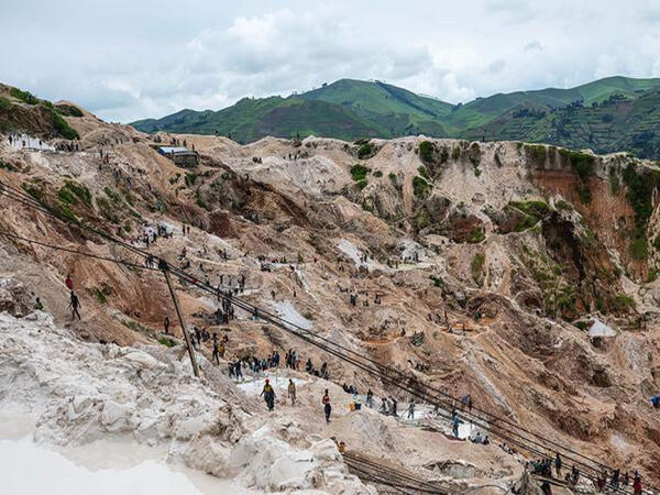 Bu ölkədə mədən ÇÖKDÜ: <span class="color_red">227 ölü var</span>