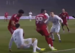 “Qarabağ”ın oyunçusuna sərt oynadı, hakim “qırmızı” vermədi - <span class="color_red">VİDEO</span>