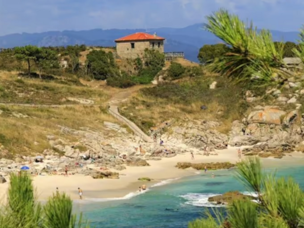 Sirli Sahil: Bu çimərliyə giriş yalnız xüsusi icazə ilə mümkündür