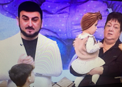 Xəstəlikdən sonra Tolik efirə çıxdı - Qızı ilə... - <span class="color_red">FOTO</span>