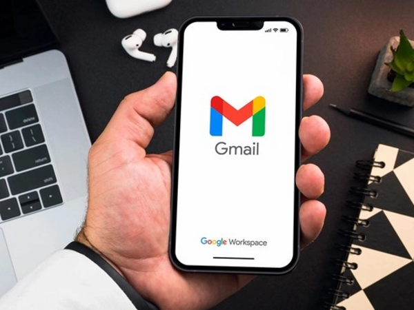 Bu e-poçtu açmadan dərhal silin