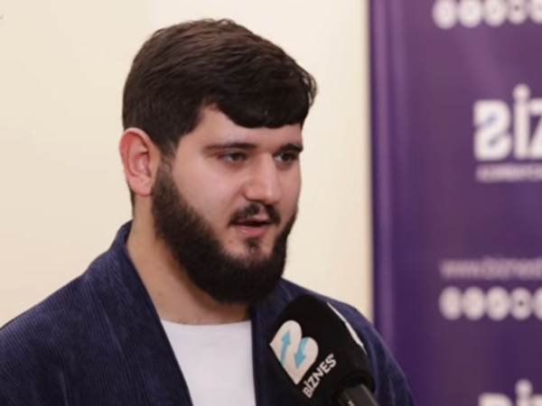 Alim Qasımovla yeni qohum olan kürəkən iş axtarır - <span class="color_red">VİDEO</span>