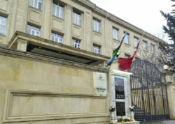 Bakıda 10-cu sinif şagirdi məktəbin pəncərəsindən yıxıldı