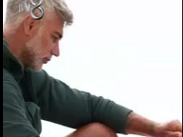 Doğuş “Survivor”da Xoşqədəmin məktubunu oxuyub AĞLADI - VİDEO