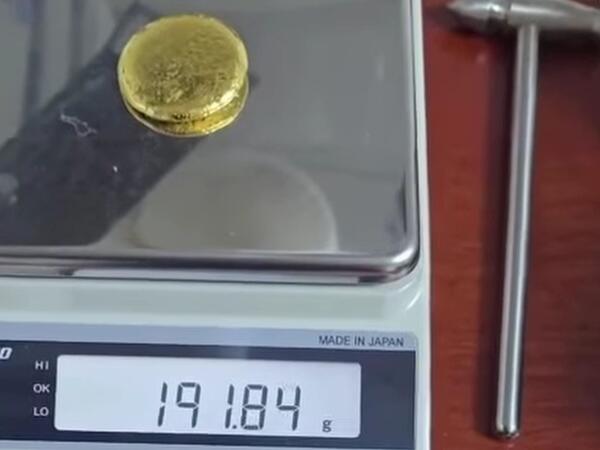 Köhnə SIM-kartlardan qızıl əldə edirlər: 2 ton SIM-kartdan 191 qram qızıl