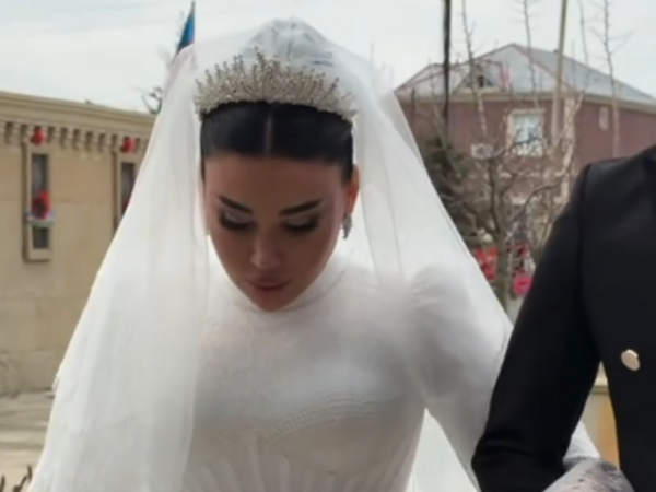 Bugün Xananın toyudur - Şəhid qardaşını ziyarət etdi - <span class="color_red">VİDEO</span>