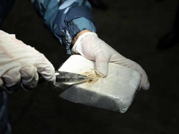 Azərbaycana 63 kq narkotik keçirən sürücü bəraət aldı