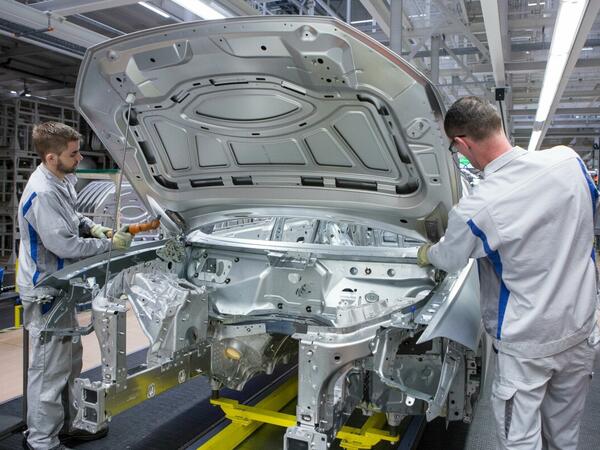 Resursu olmayan ölkə qlobal sənayenin mərkəzinə necə çevrildi?