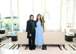 Leyla Əliyeva Əbu-Dabidə əfqanıstanlı qadın hüquqları fəalı və tədqiqatçısı Zarqa Yaftalı ilə görüşüb