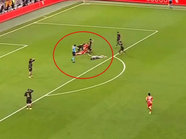 Meydançadan təcili yardımla çıxdı - "Qalatasaray" oyununda qorxulu dəqiqələr - <span class="color_red">FOTO</span>