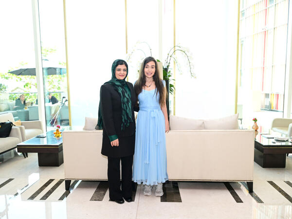 Leyla Əliyeva Əbu-Dabidə əfqanıstanlı qadın hüquqları fəalı və tədqiqatçısı Zarqa Yaftalı ilə görüşüb