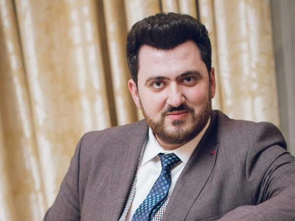 Həmin liseydə Əməkdar artistin övladı da olub