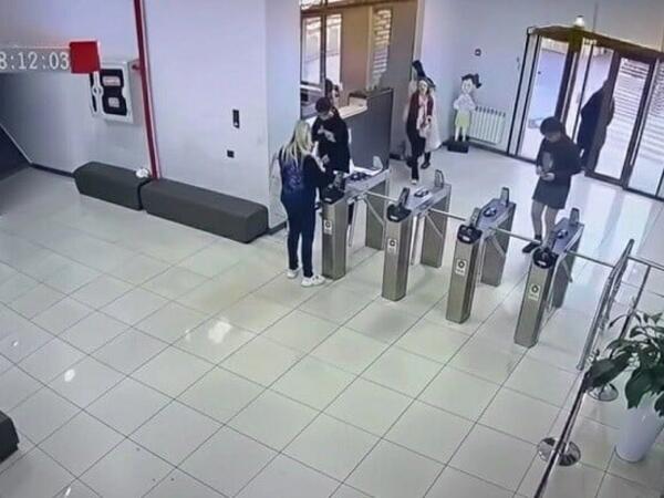 Müəllimini güllələyən şagird barəsində QƏRAR VERİLDİ