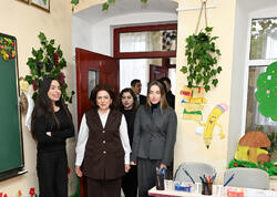 Heydər Əliyev Fondunun vitse-prezidenti Leyla Əliyeva və Alena Əliyeva Gəncə şəhər 45 nömrəli xüsusi ümumtəhsil məktəbində olublar