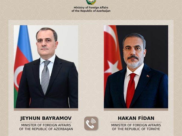 Ceyhun Bayramov Hakan Fidanla telefonla danışdı