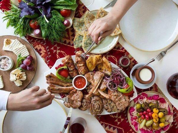 Qubada səkkiz nəfər qonaqlıqda zəhərləndi