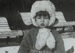 Rusiyada çəkdirdiyi uşaqlıq FOTOlarını yaydı