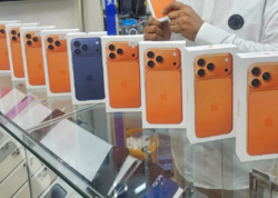 “iPhone 17”ləri su qiymətinə satdı - <span class="color_red">VİDEO</span>